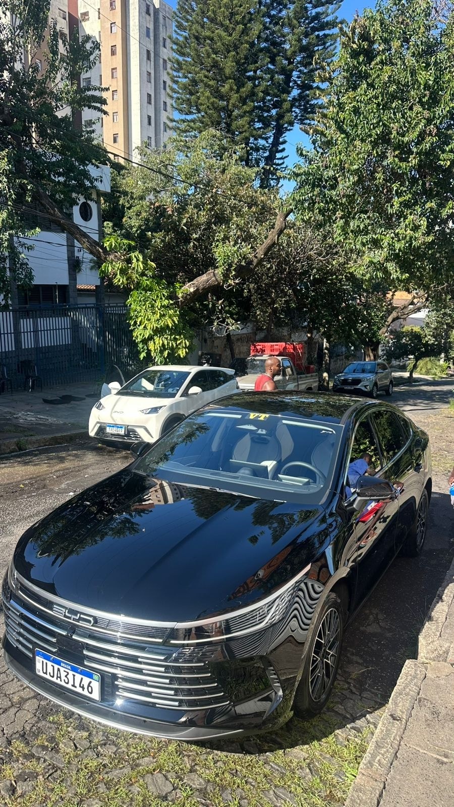 Motorista Woliv aguardando cliente no aeroporto