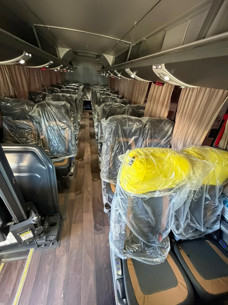 Microônibus executivo Woliv — transporte de grupos